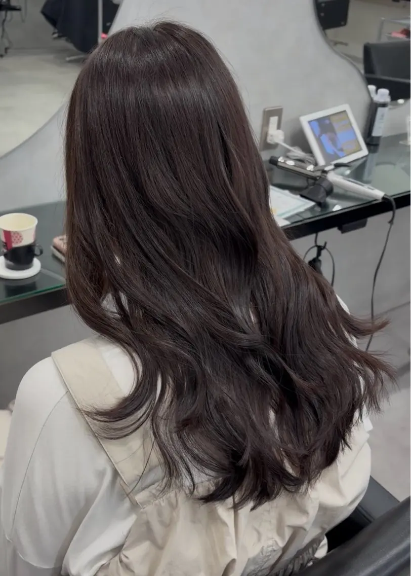 セミロング カット ヘアカラー トリートメント ミルクティーカラー/ レイヤーカットAyaのヘアスタイル