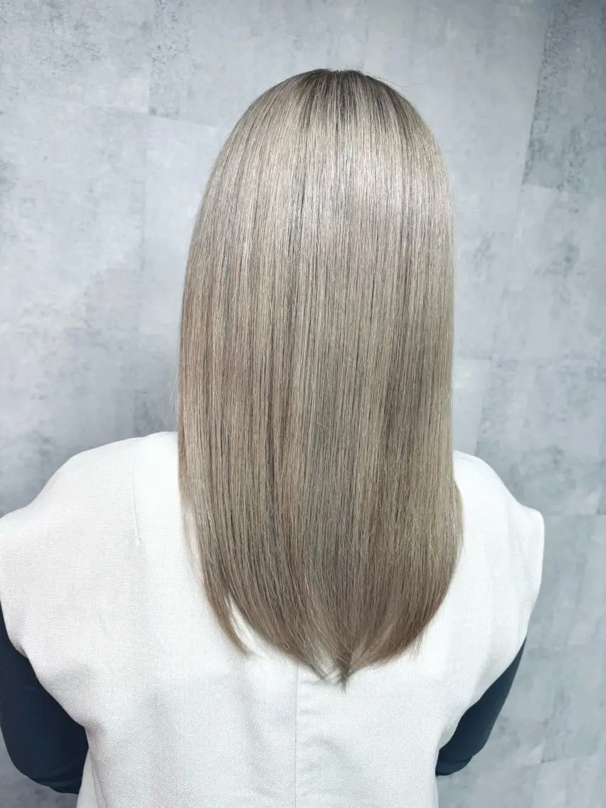セミロング カラー ダブルカラー Mirai🎧 モデル募集中💌のヘアスタイル