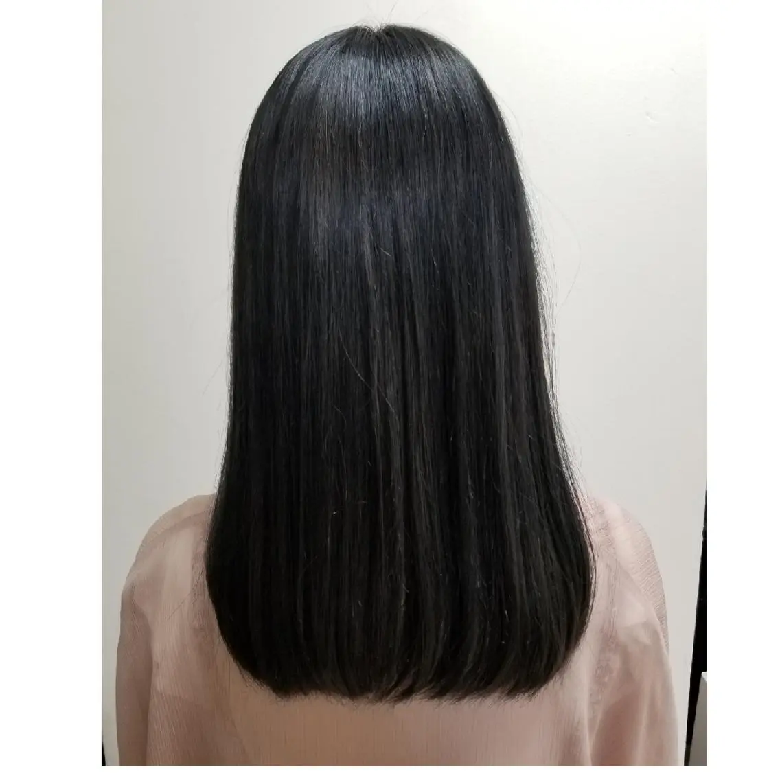 セミロング カラー ブルーカラー ブルーグレー ブルーグレージュ グレージュ ハイトーンカラー RINA /ショート 新宿/新宿御苑 のヘアスタイル