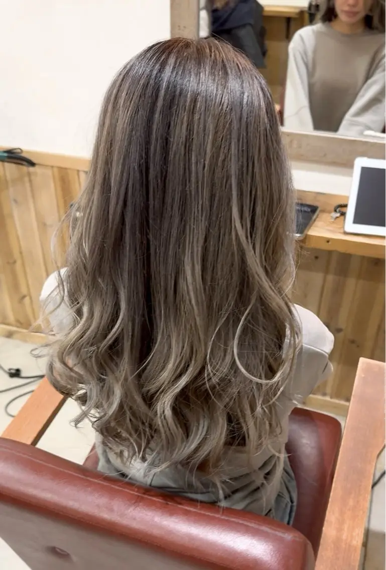 バレイヤージュ+うる艶リンケージ3stepトリートメント💇💕(ケアブリーチ変更可)の写真