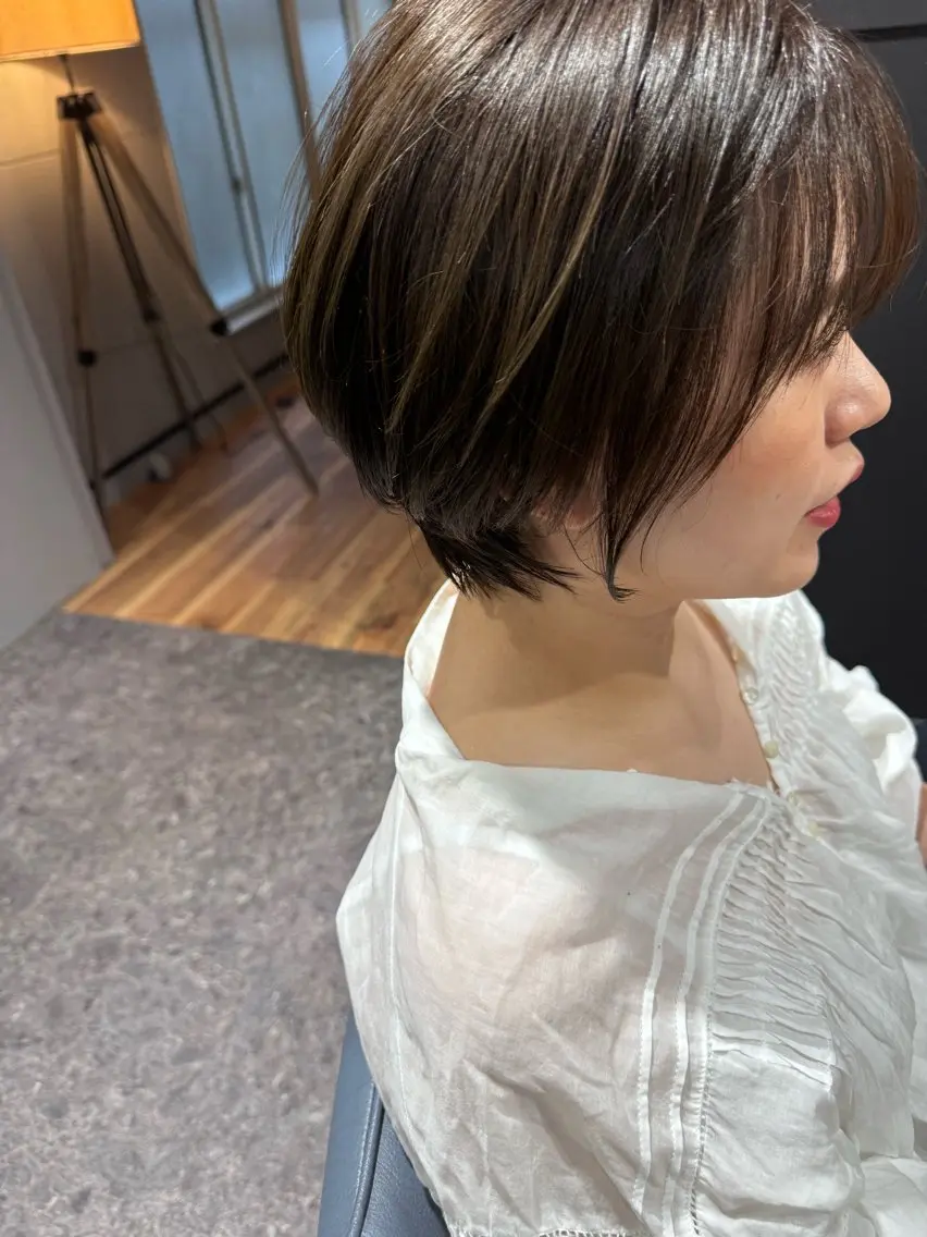 ショート カラー ブリーチ イルミナカラー 髪質改善 ショートヘア 縮毛矯正 カット ヘアカラー トリートメント OAK 中目黒のヘアスタイル