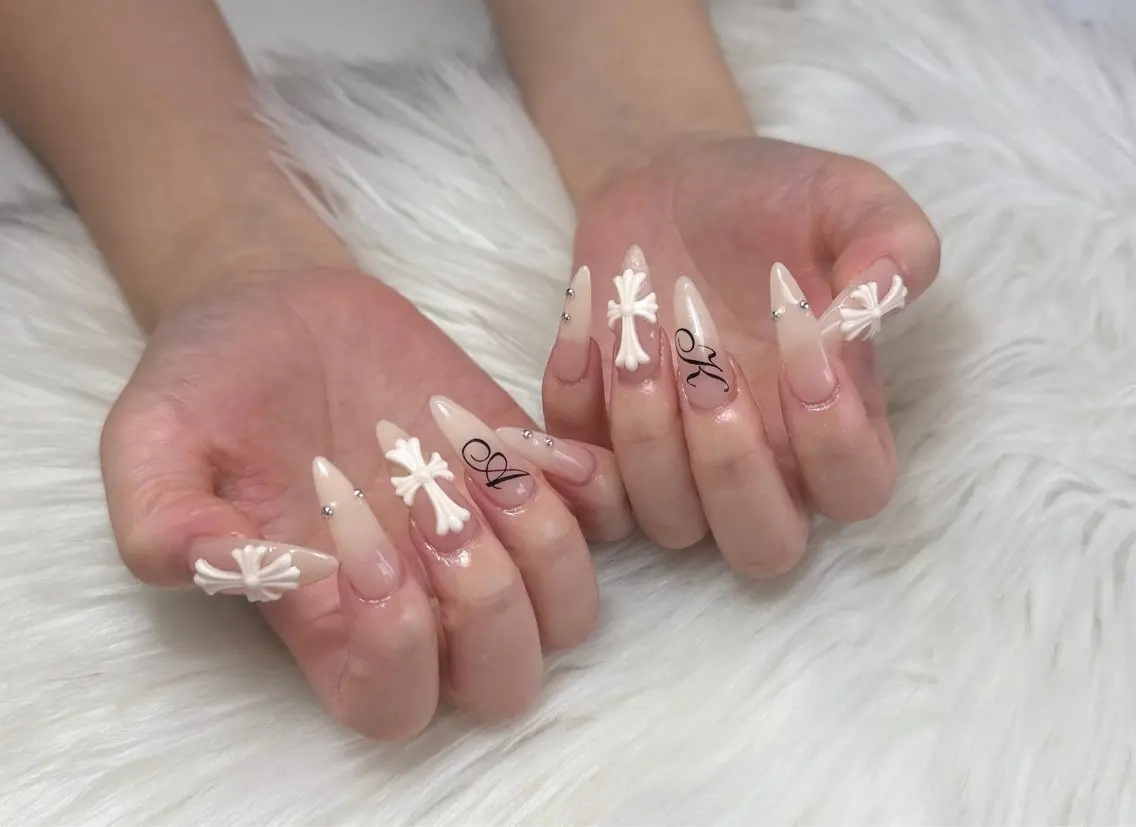 ネイル オーロラネイル チークネイル フットネイル フレンチネイル ジェルネイル ハンドネイル Havi Nailsのネイルデザイン