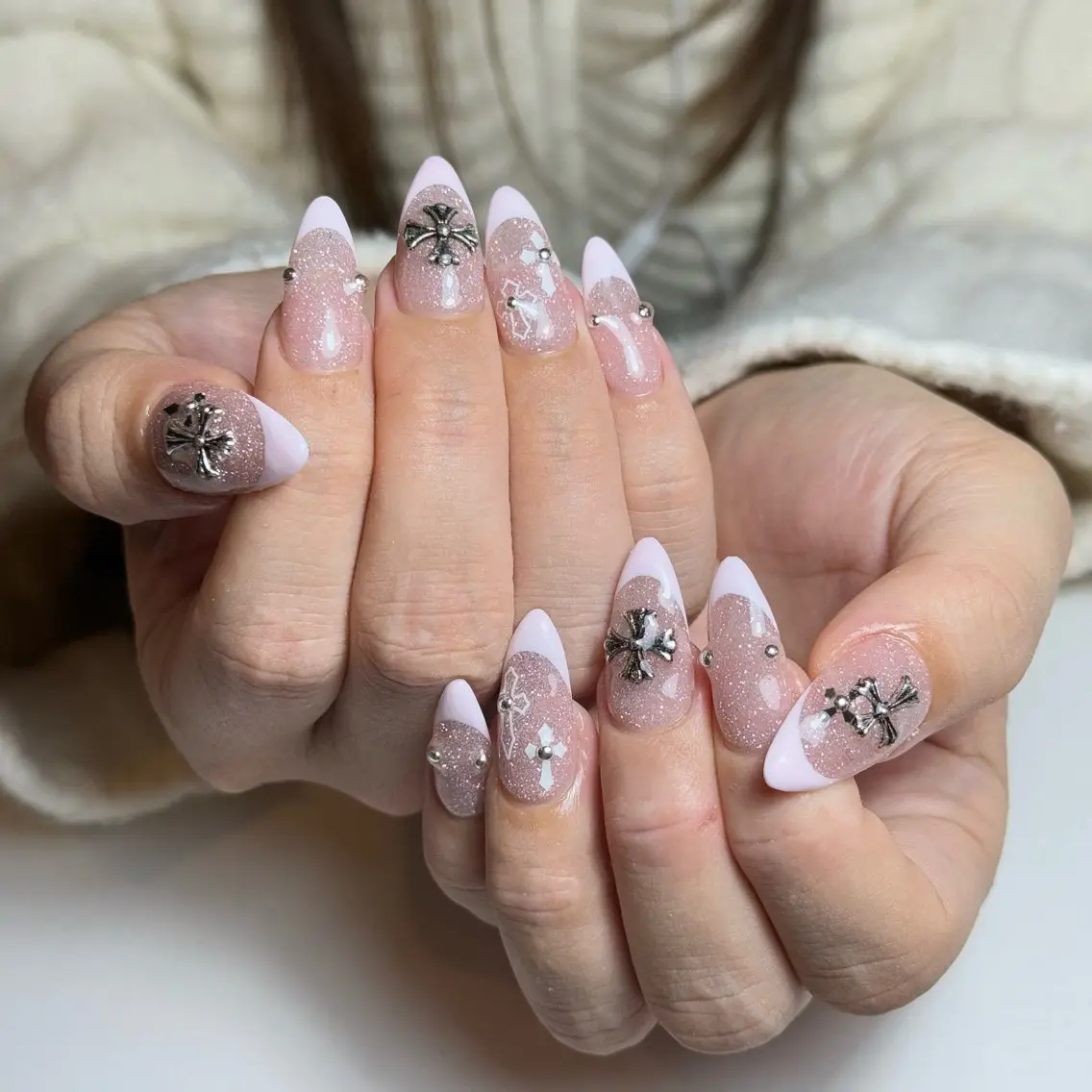 ネイル チークネイル フレンチネイル グラデーション キラキラネイル 韓国ネイル ハンドネイル Risa_ Nailのネイルデザイン