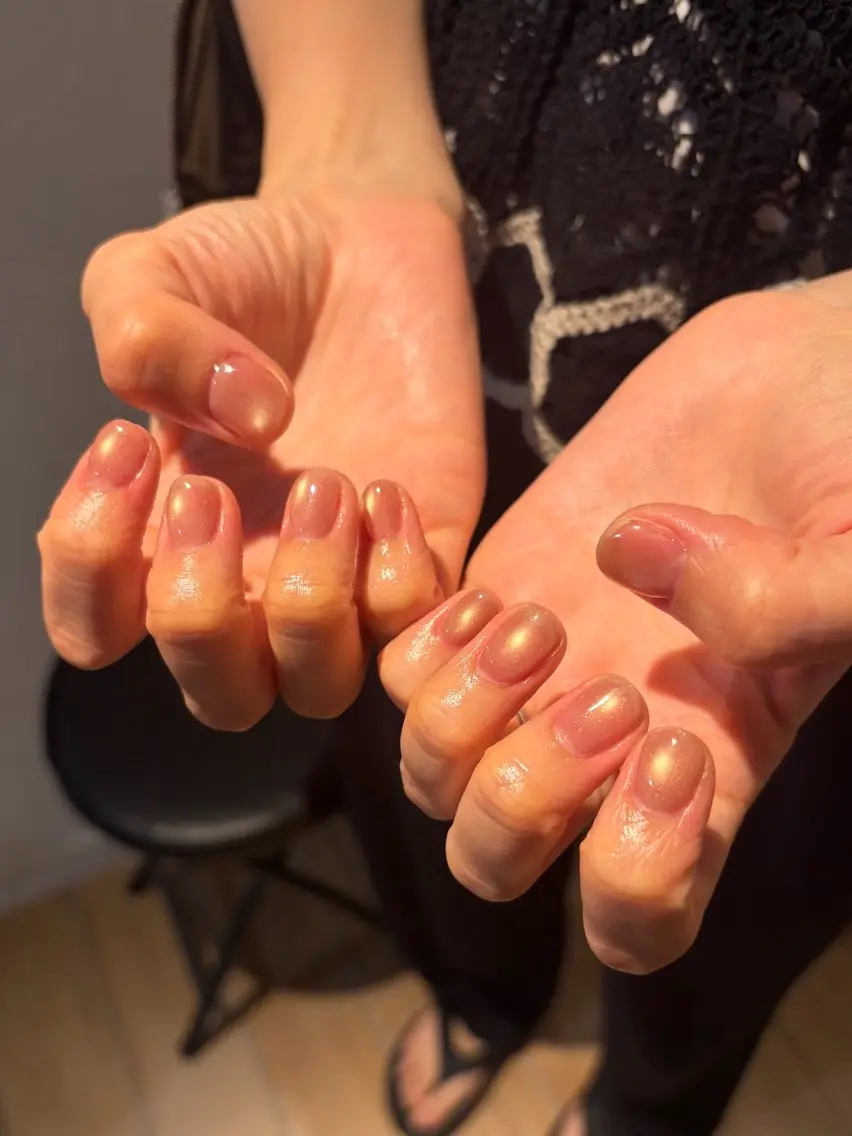 ネイル ハンドネイル 𝗶𝗿𝗼𝗵𝗮 ໒꒱ 𓏸*˚のネイルデザイン
