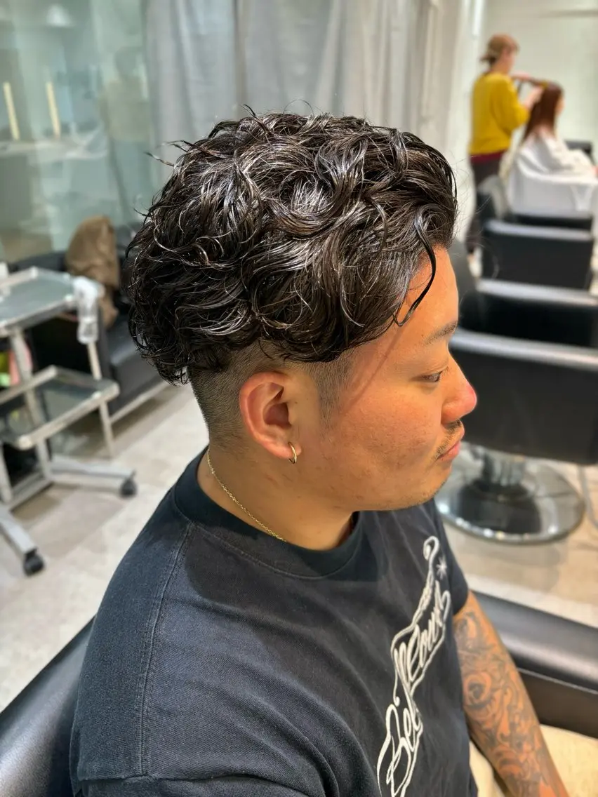 ショート パーマ メンズ ツーブロック カット パーマ サソウ ユリエ🥥のヘアスタイル