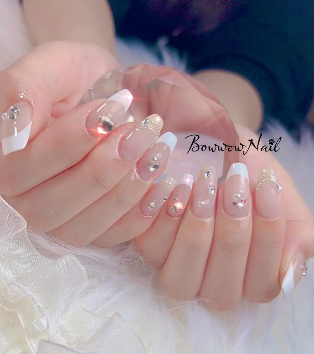 ネイル フレンチネイル キラキラネイル 韓国ネイル マグネットネイル ワンホンネイル Bow wow Nail さや🧸のネイルデザイン