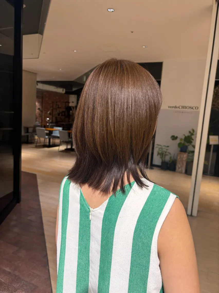 ミディアム カラー ベージュカラー くびれヘア レイヤーカット カット ヘアカラー トリートメント マンツーマン/ボブ ショート/マユコのヘアスタイル