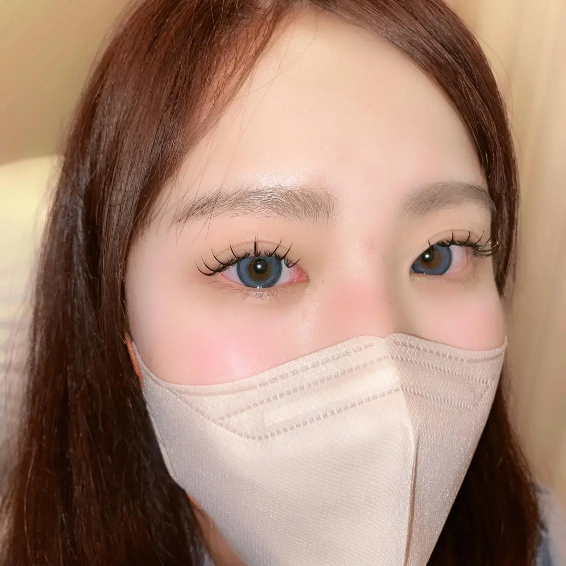 マツエク・マツパ 束感まつ毛 フラットラッシュ 韓国風マツエク パリジェンヌラッシュリフト ボリュームラッシュ 肌に馴染むハイトーン /ミルクティーカラーのヘアスタイル