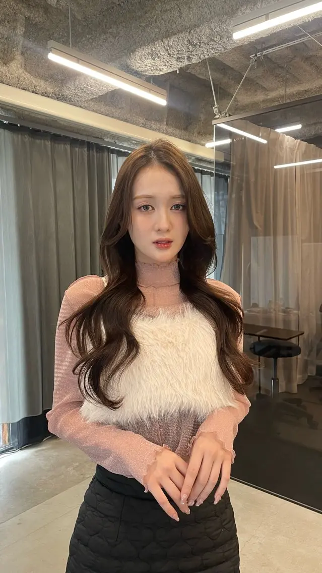 ロング 伊藤 莉奈　韓国ヘアのヘアスタイル