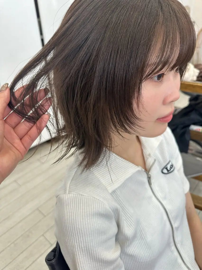 ショート カラー アッシュ アッシュグレー アッシュグレージュ グレージュ 遠藤 愛莉のヘアスタイル