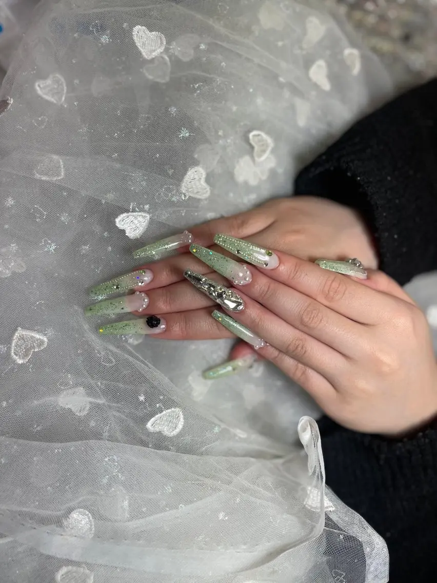ネイル ボルドー チークネイル 長さ出し フレンチネイル ジェルネイル Yuu🎀 Belle Nailのネイルデザイン