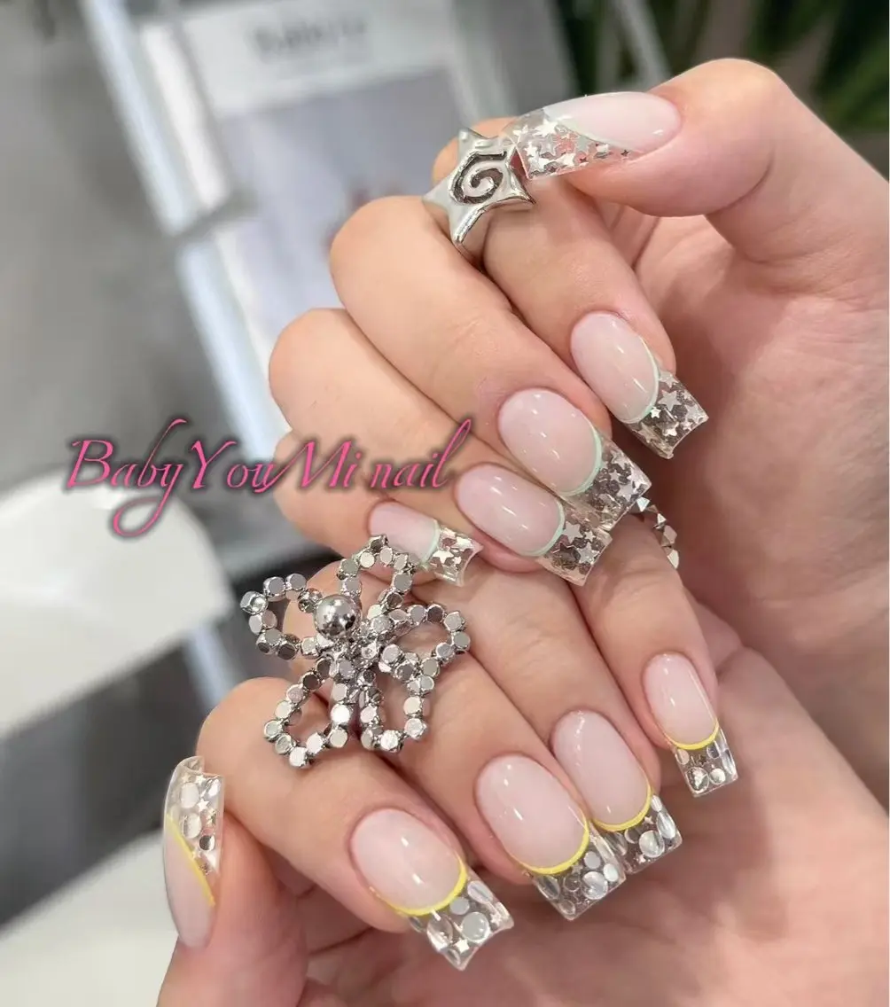 ネイル オーロラネイル フラワーネイル フットネイル フレンチネイル ジェルネイル ハンドネイル BabyYouMi nailのネイルデザイン