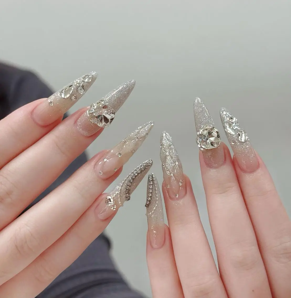 ネイル フットネイル ジェルネイル マグネットネイル 持ち込み ワンカラーネイル ハンドネイル NAILS168 新大久保店のネイルデザイン