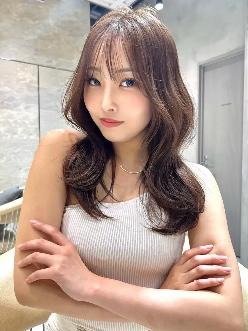 セミロング くびれヘア 韓国風ヘア くびれレイヤー レイヤーカット シースルーバング カット ヘアカラー トリートメント ❣️大人色気レイヤー 美髪縮毛 金山❣️のヘアスタイル