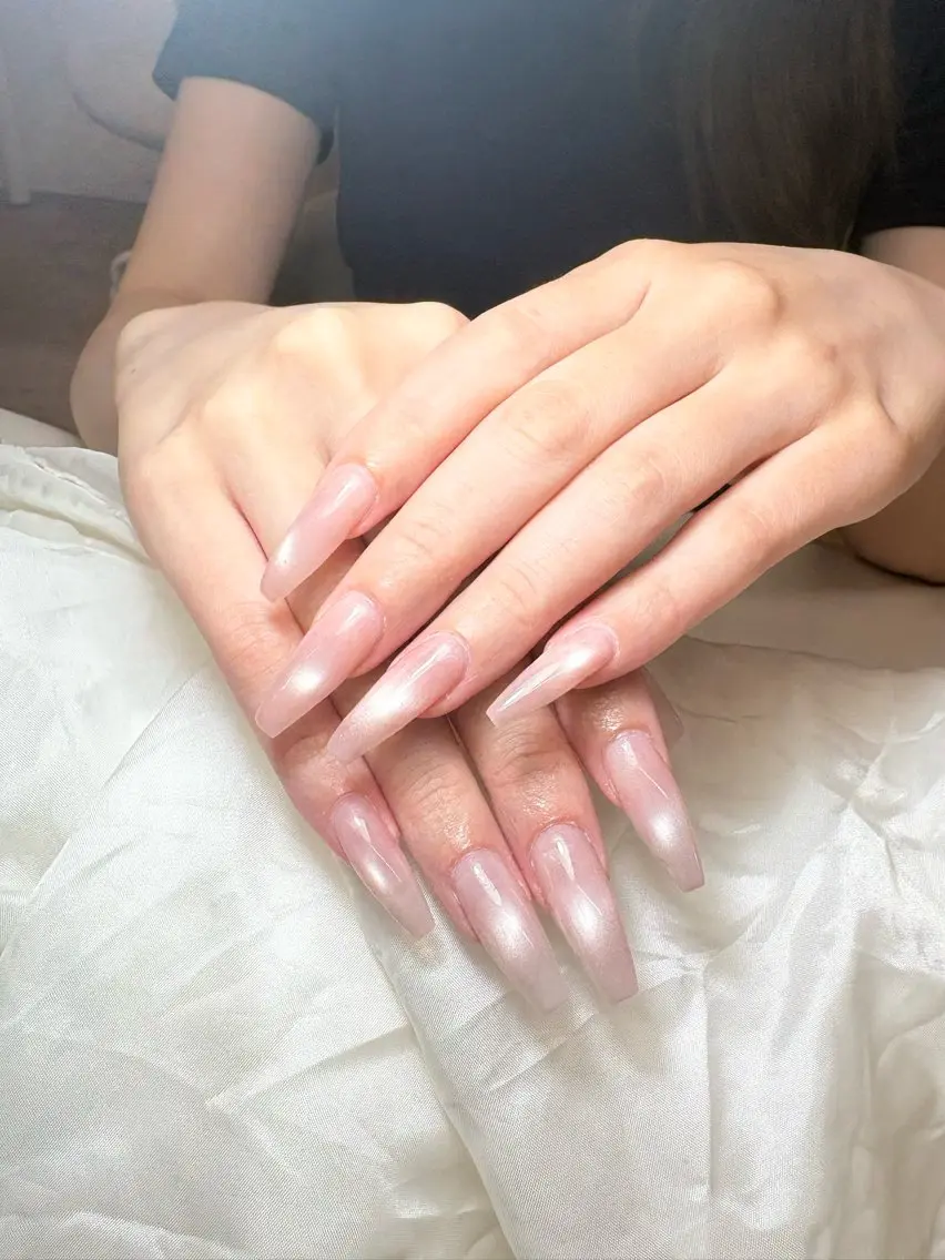 ネイル オーロラネイル ブルー チークネイル 長さ出し フットネイル ハンドネイル Kaki ちゃんのネイルデザイン