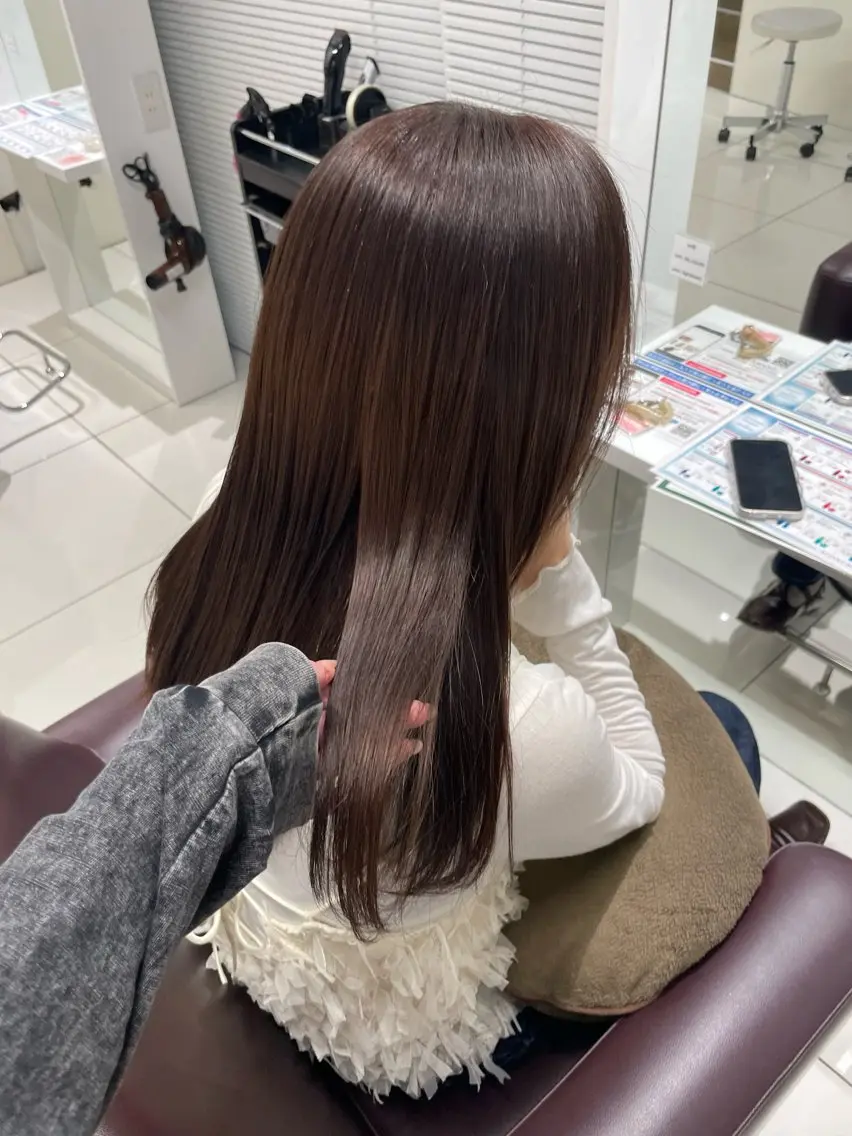 ロング カラー 透明感カラー yuzuna ハイトーン 天神のヘアスタイル