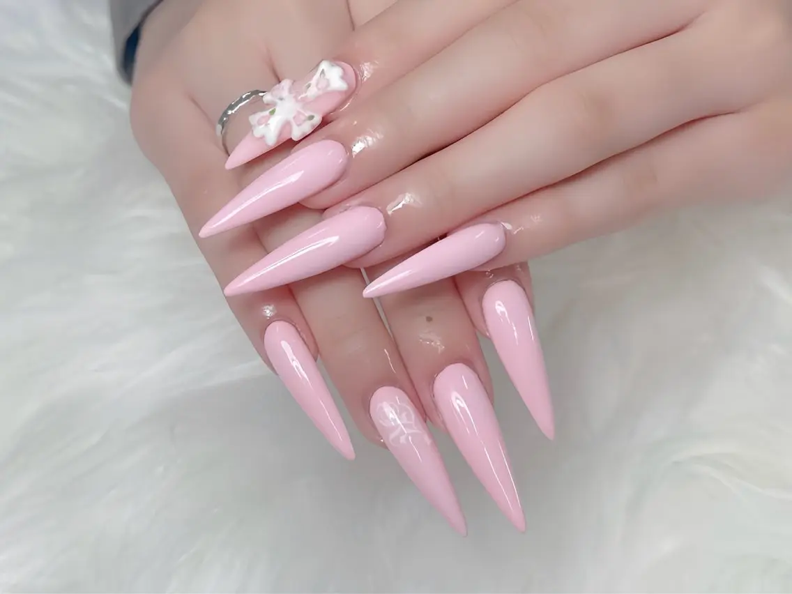 ネイル ブルー チークネイル 桜ネイル クリアネイル ドット ハンドネイル Rin Nail 新大久保店のネイルデザイン