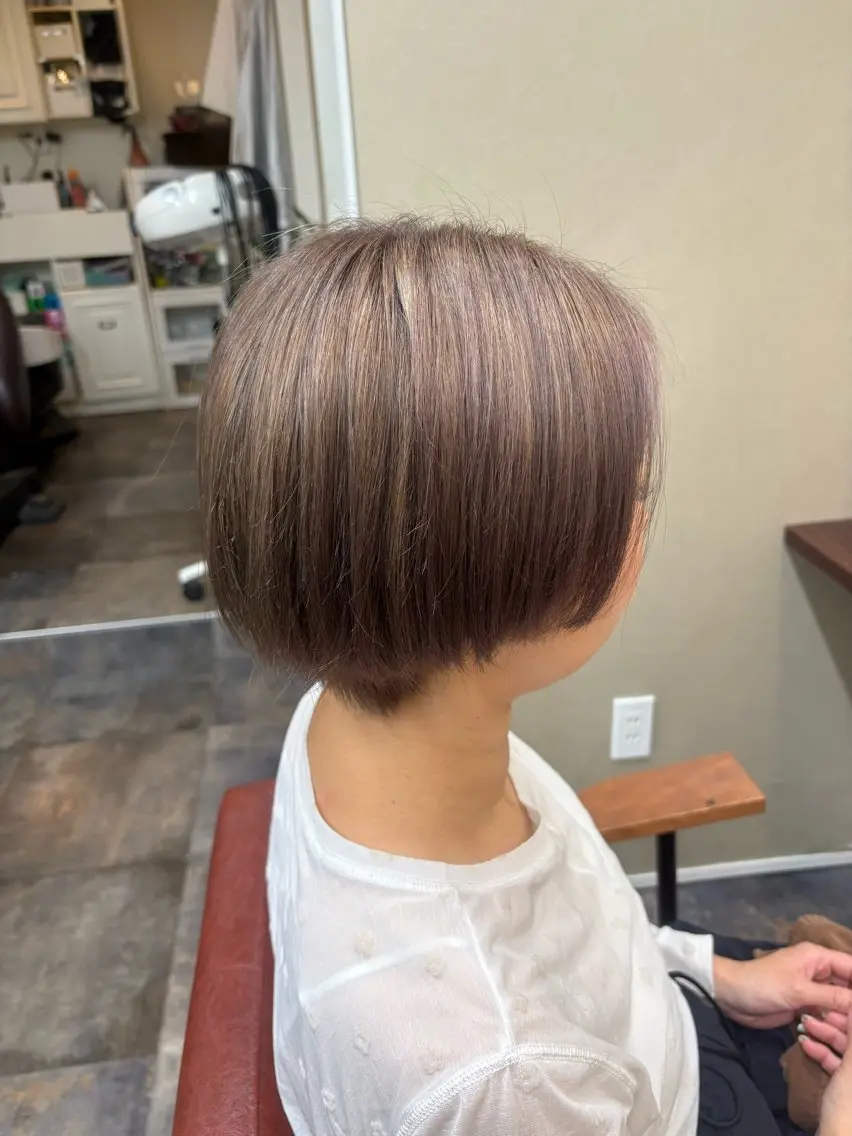 ショート カラー メンズ メンズブリーチ ベージュカラー ブリーチ シルバー シルバーベージュ 水永 琴寧のヘアスタイル