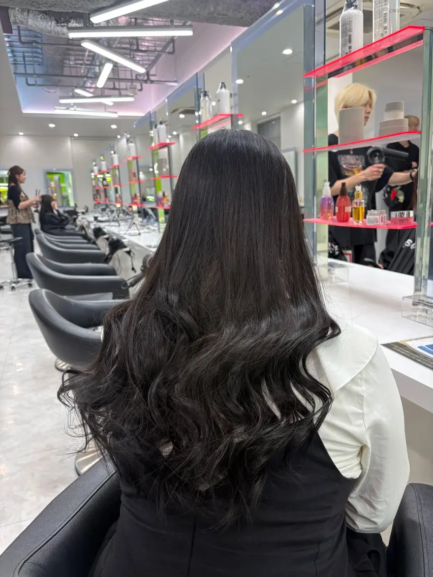 ロング カラー カット ヘアカラー 野口 楓華のヘアスタイル