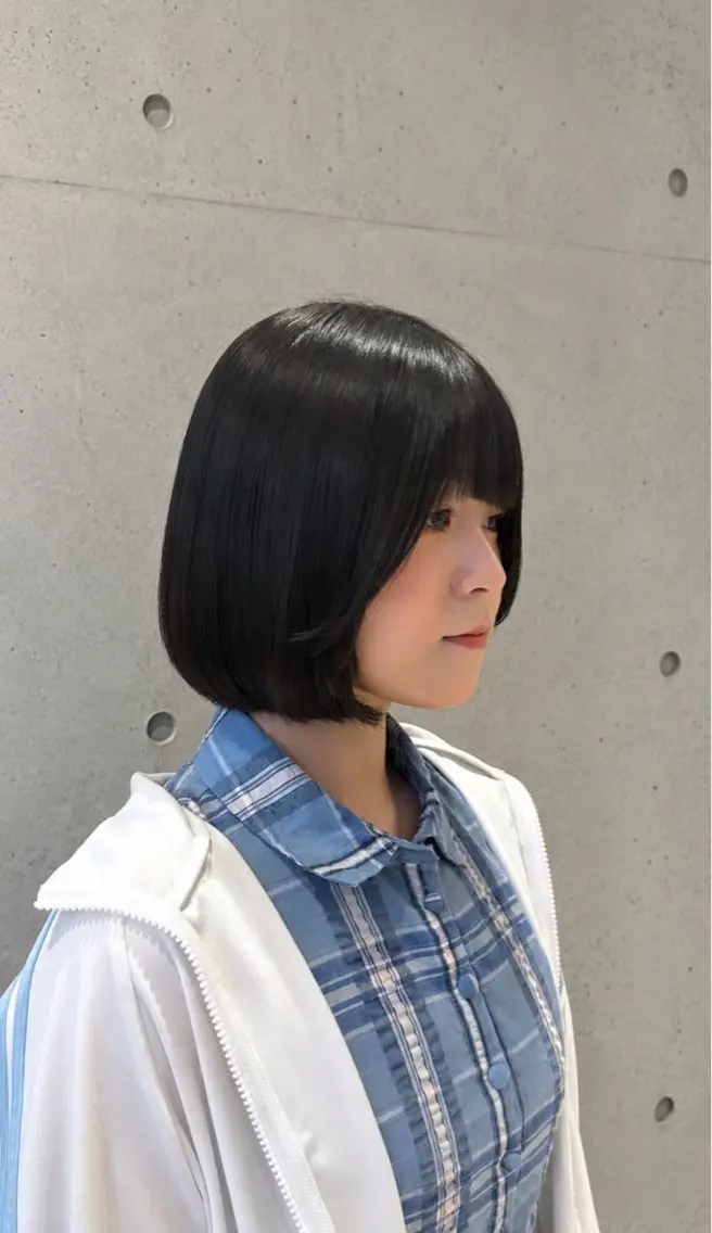 ミディアム ボブ くせ毛 カット 縮毛矯正 トリートメント 岩城 由佳のヘアスタイル