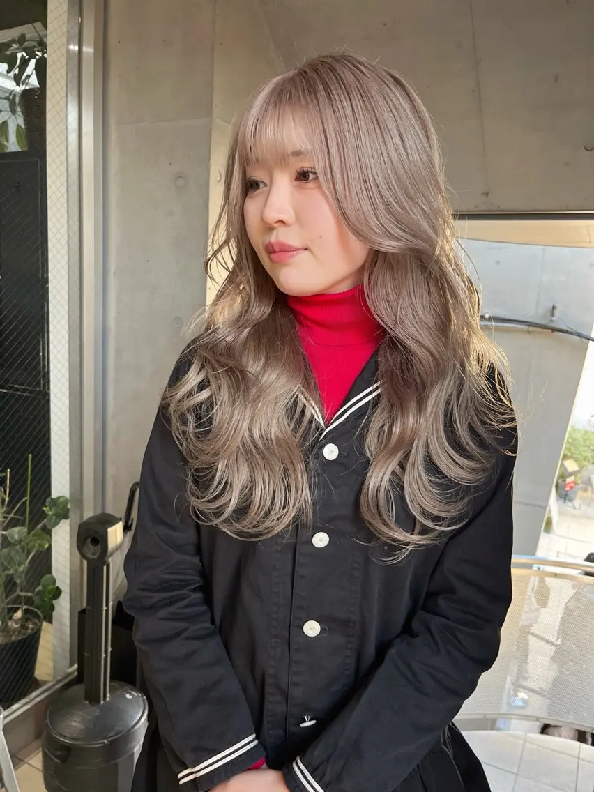 ロング カラー ベージュカラー ブロンド ミルクティーベージュ ミルクティーベージュ ブリーチ 店長 清水のヘアスタイル