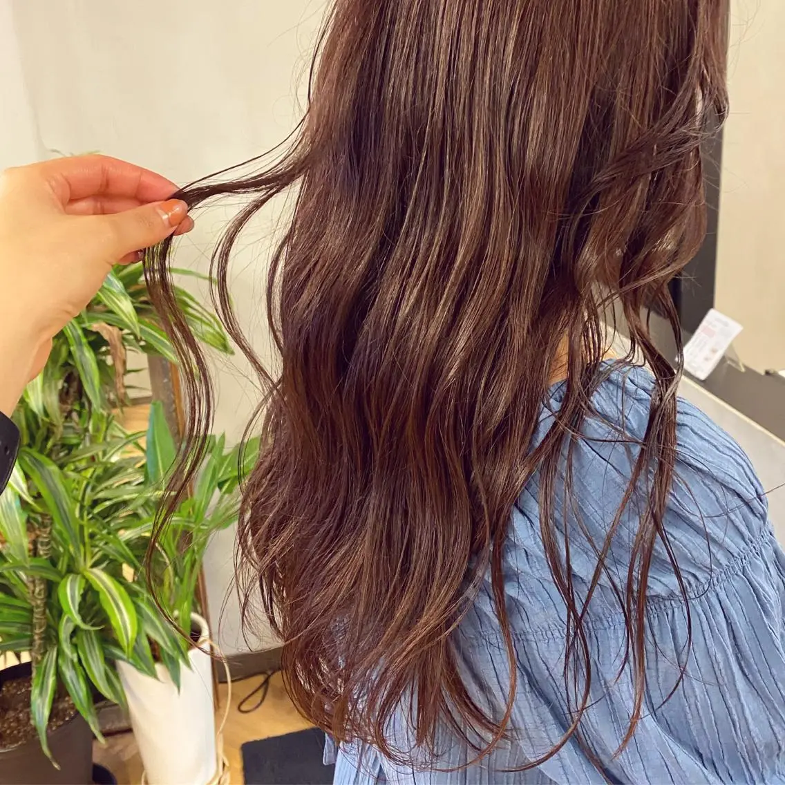 ロング 前川 朋香のヘアスタイル