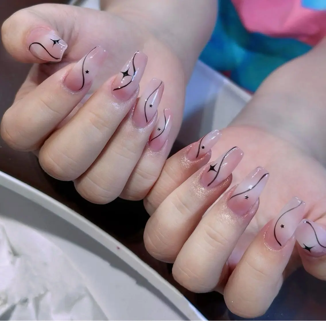 ネイル ハンドネイル Hin Nailのネイルデザイン