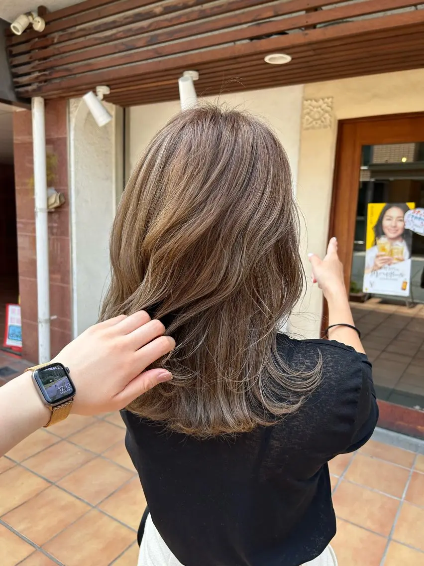 セミロング カラー カット ヘアカラー トリートメント ヘッドスパ putri 川邉 優花のヘアスタイル