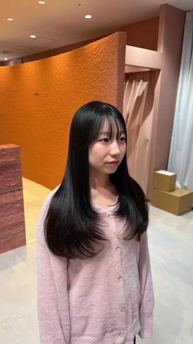 ロング カット 聖菜/ hina /レイヤー/艶カラーのヘアスタイル