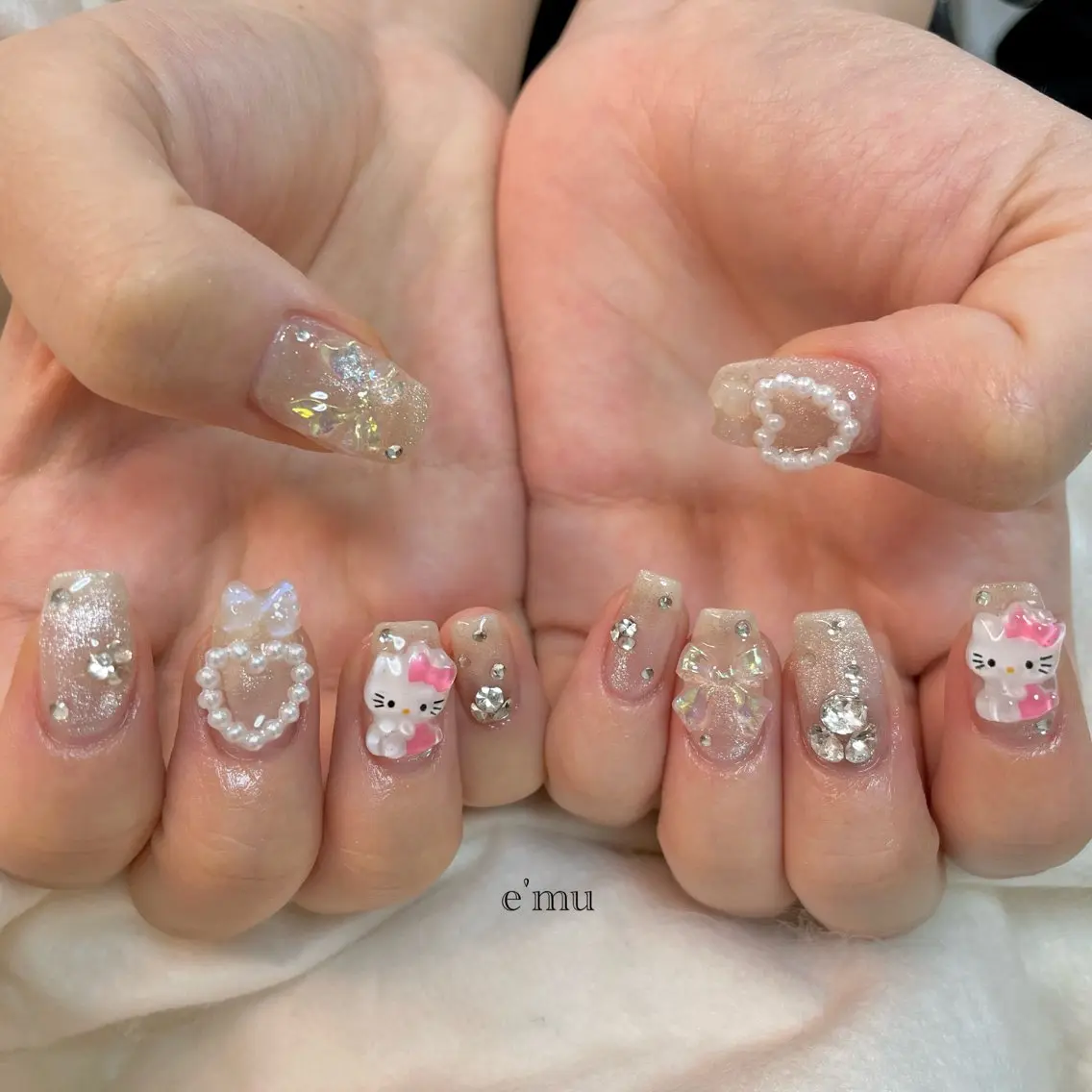ネイル ガーリー ハンドネイル nail salon e'mu💐のネイルデザイン