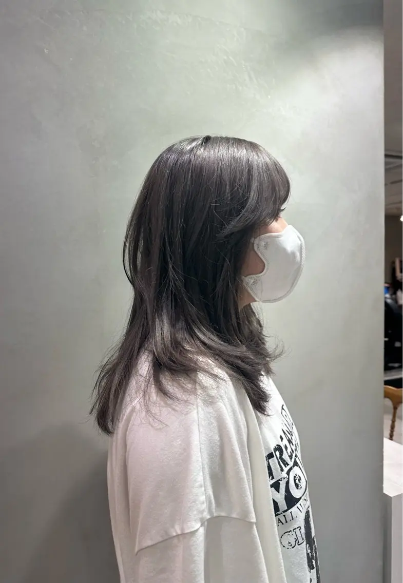 セミロング カラー ブリーチ グレージュ 色落ちまでキレイに！ ！女性サロンのヘアスタイル