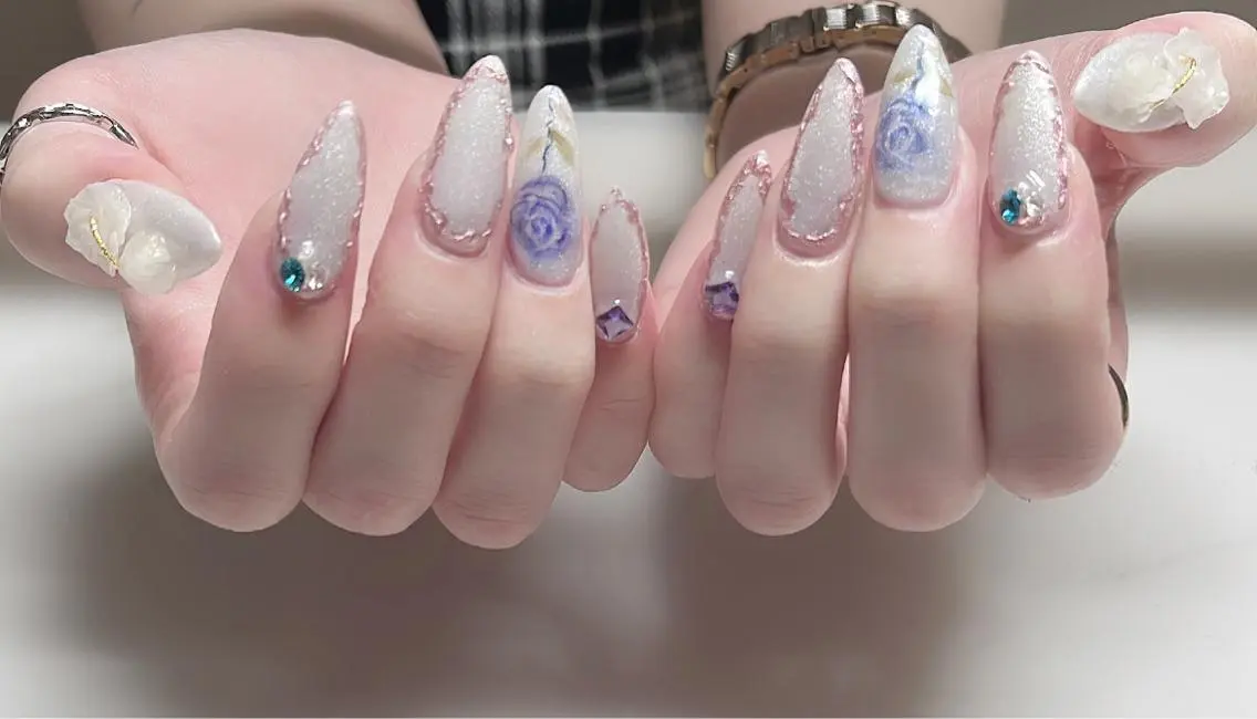 ネイル オーロラネイル べっ甲ネイル クリアネイル 氷ネイル・うるうるネイル 韓国ネイル KARI ネイルサロンのネイルデザイン