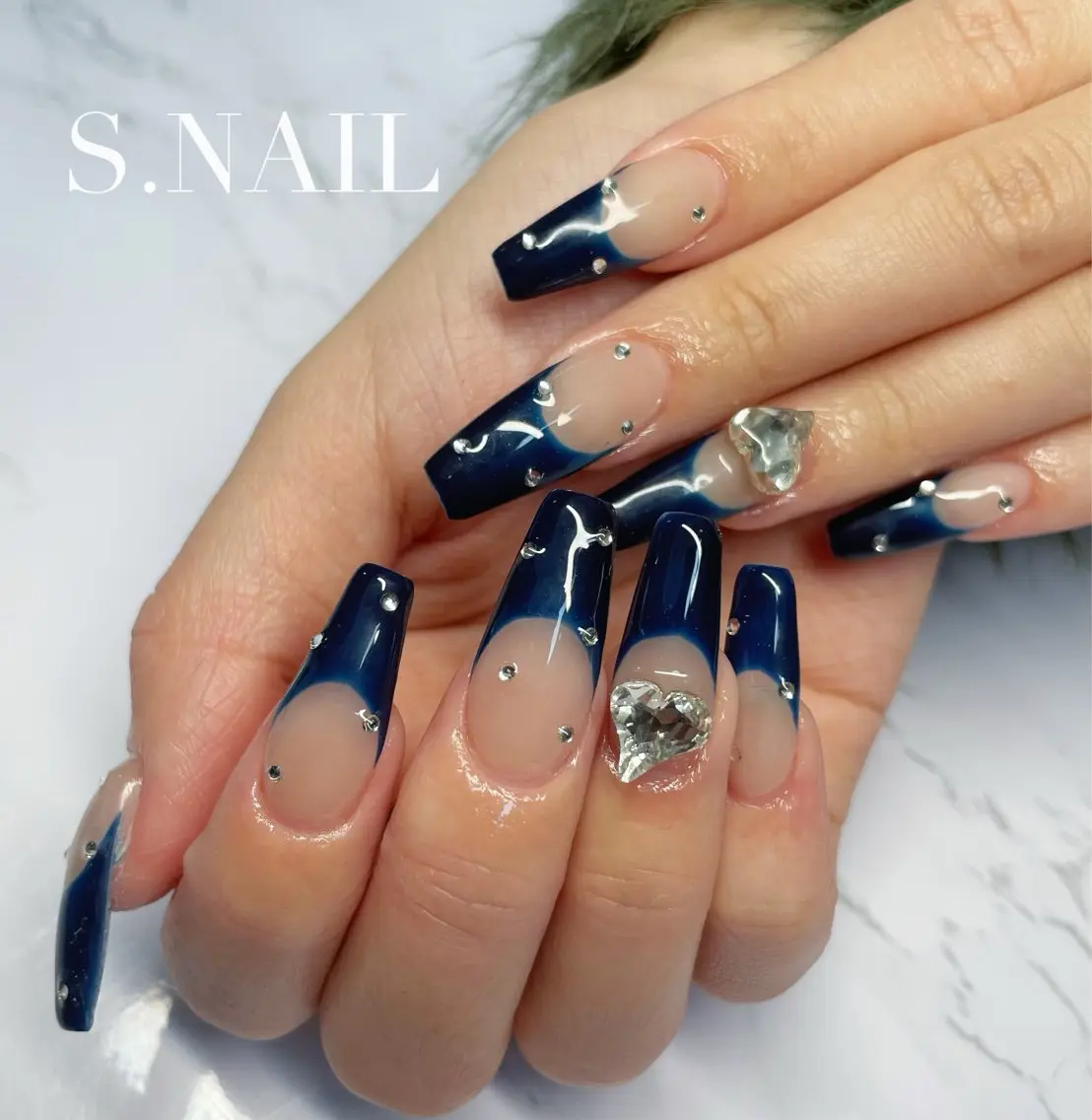 ネイル フレンチネイル 持ち込み ネイビー ハンドネイル S.NAIL Suuのネイルデザイン