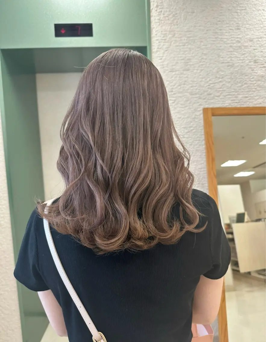 ロング カラー ベージュカラー ブリーチ ケアブリーチ 透明感カラー ダブルカラー 艶髪 黄金比みくのヘアスタイル