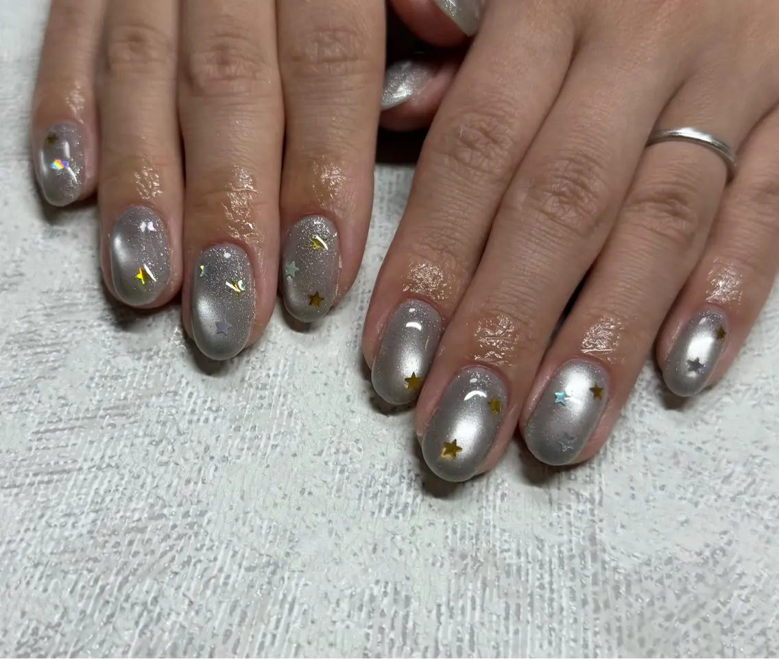 ネイル キラキラネイル マグネットネイル ショートネイル 蟹井 彩花のネイルデザイン