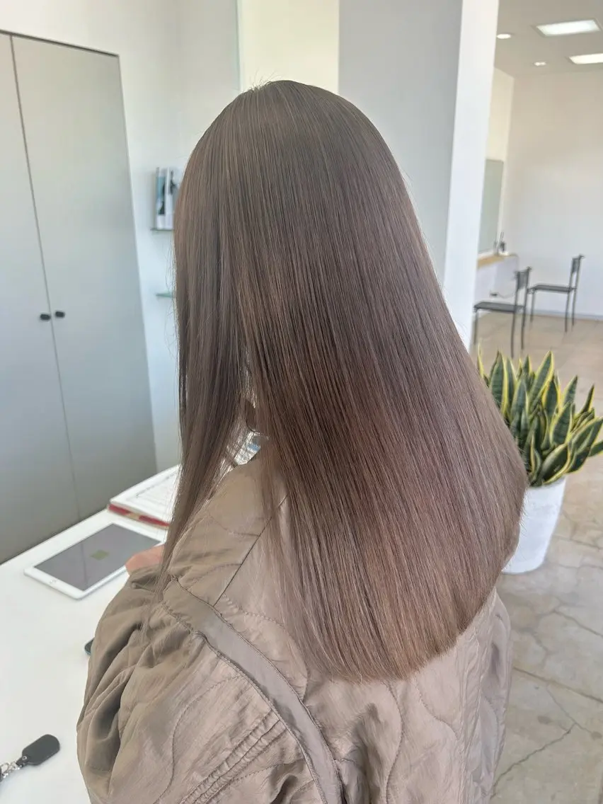 ロング 小澤 志穂のヘアスタイル