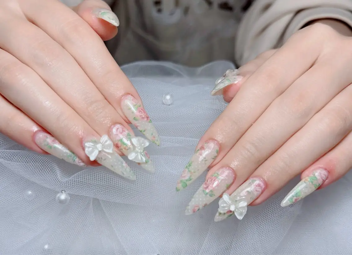 ネイル チークネイル 長さ出し フラッシュネイル フレンチネイル グラデーション ハンドネイル Lenie Nail Salonのネイルデザイン