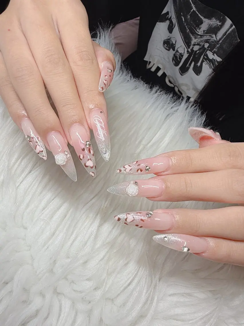 ネイル Lee Nailsのネイルデザイン