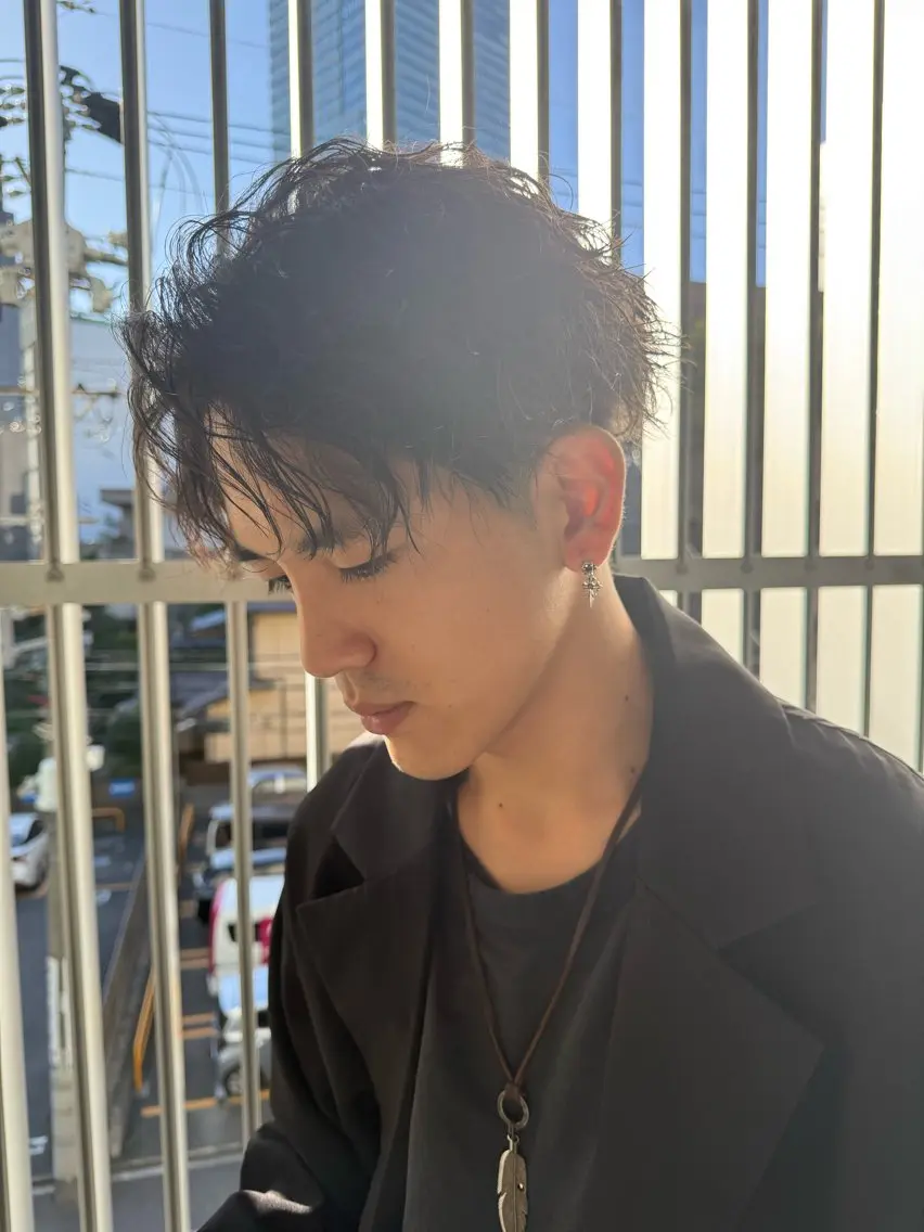 パーマ メンズ メンズパーマ ツイストスパイラルパーマ スパイラルパーマ ストレートパーマ 🌟TOSHI/透明 感カラー/ショートのヘアスタイル