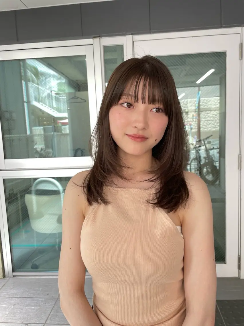 ミディアム ミディアムレイヤー レイヤーカット カット ヘアカラー トリートメント ブリーチなし透明感 🪄aoi🤎のヘアスタイル