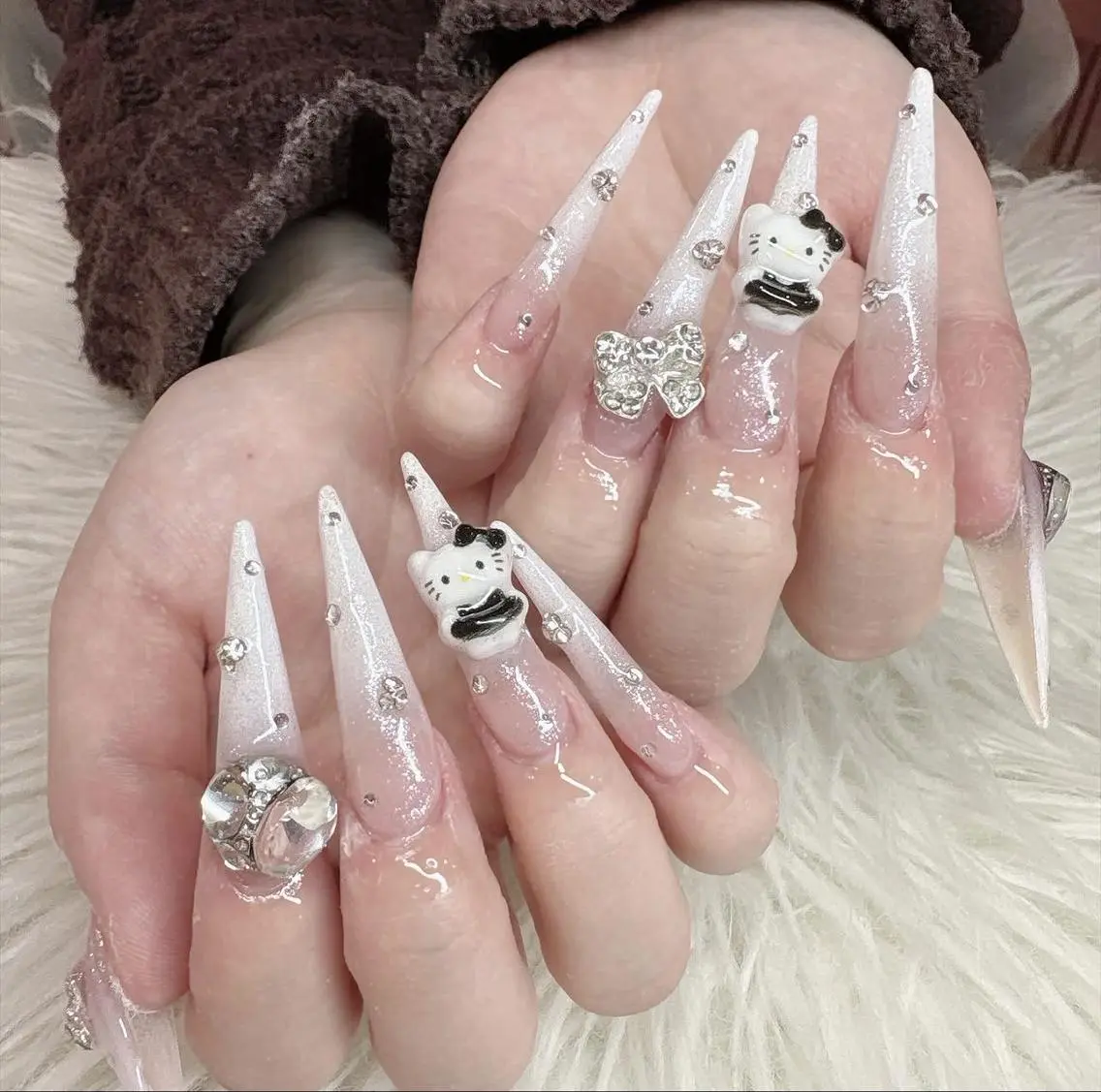 ネイル チークネイル 長さ出し フラッシュネイル フレンチネイル グラデーション Lenie Shinjukuのネイルデザイン