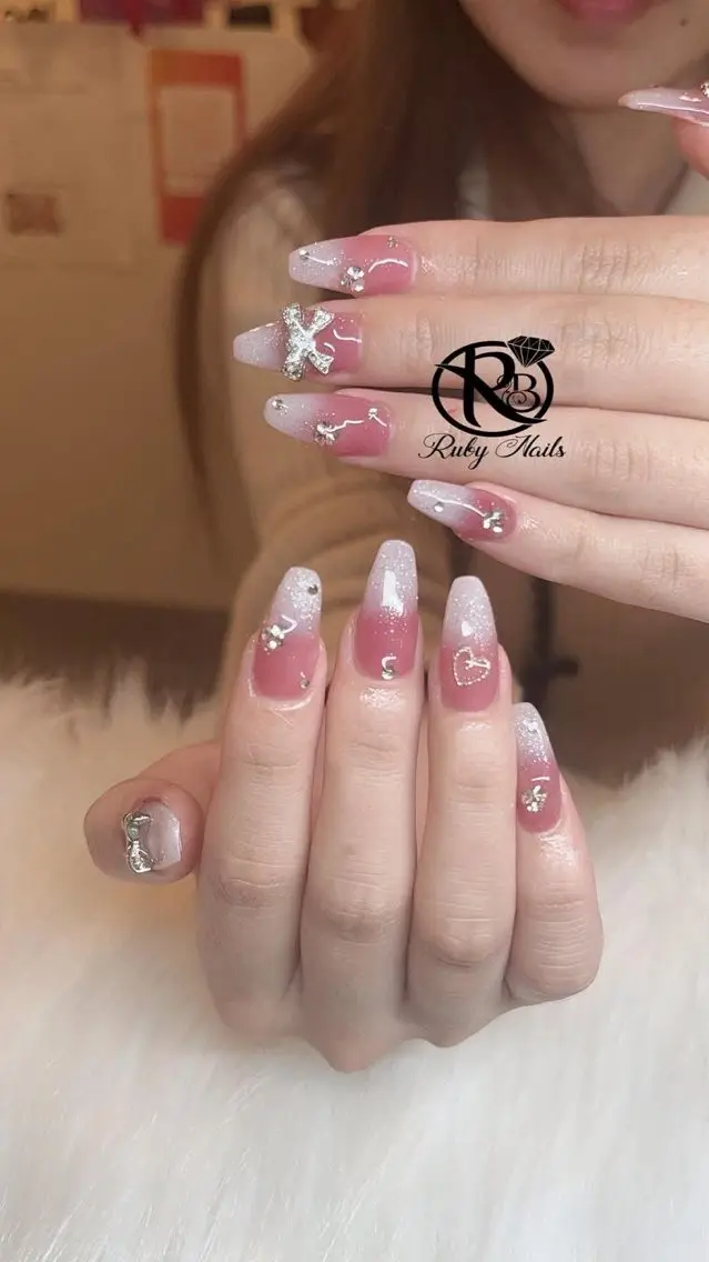 ネイル ストーンネイル ROSE ANA CHUO 本川越のネイルデザイン