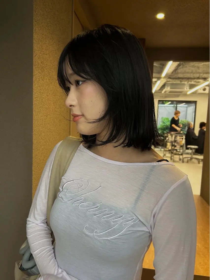 ミディアム カラー レイヤーカット カット ヘアカラー niina suzukiのヘアスタイル
