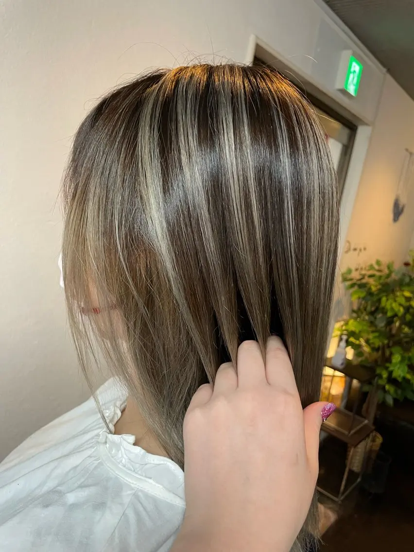 セミロング カラー バレイヤージュ レイヤーカット 💜Rebre** Mayu💜のヘアスタイル