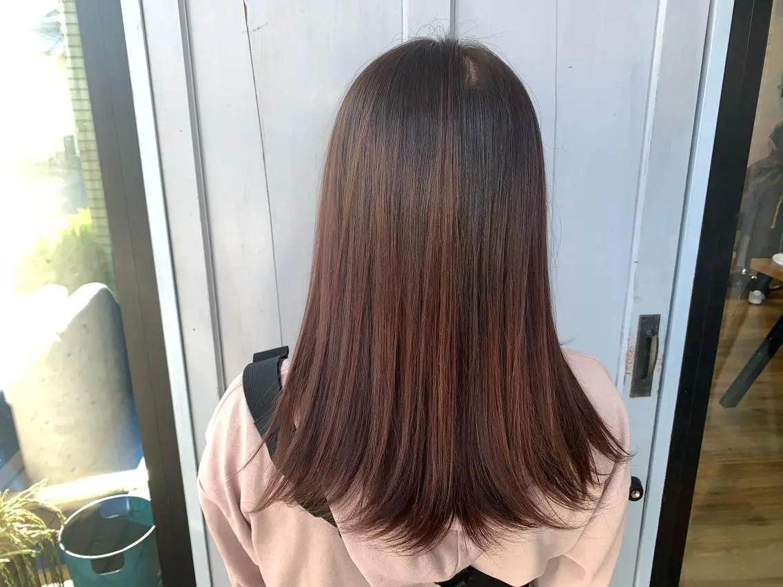 ロング カラー グラデーションカラー レッドカラー ツキダテ ユイのヘアスタイル