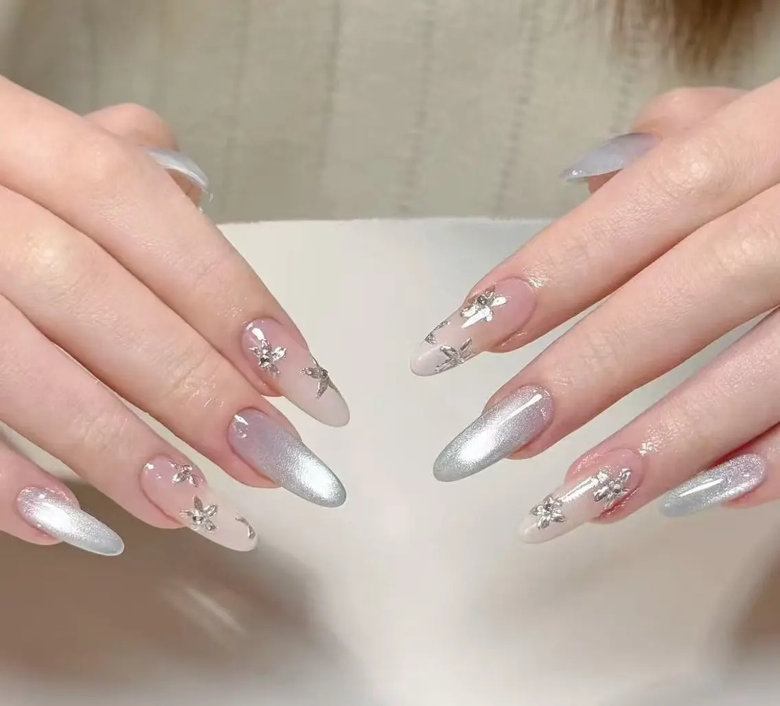 ネイル オーロラネイル フラワーネイル フットネイル フレンチネイル ジェルネイル ハンドネイル ハンドケア BabyYouMi nailのネイルデザイン