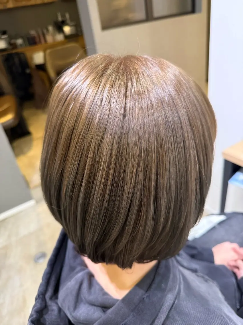 ショート カラー ベージュカラー ヘーゼル ヘアカラー 望月 美玲のヘアスタイル