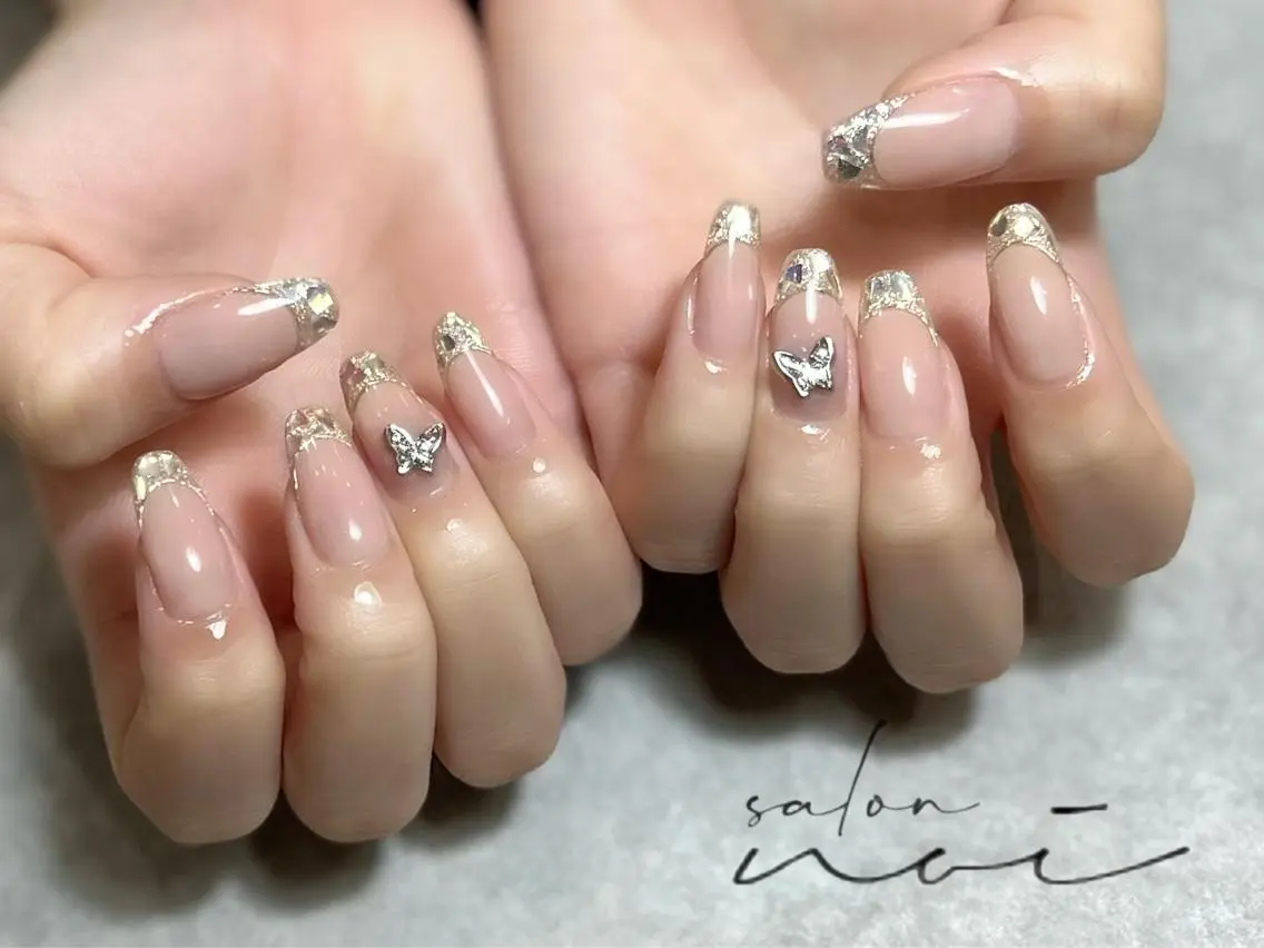 ネイル フレンチネイル ガラスフレンチ シルバー ハンドネイル salon noiのネイルデザイン