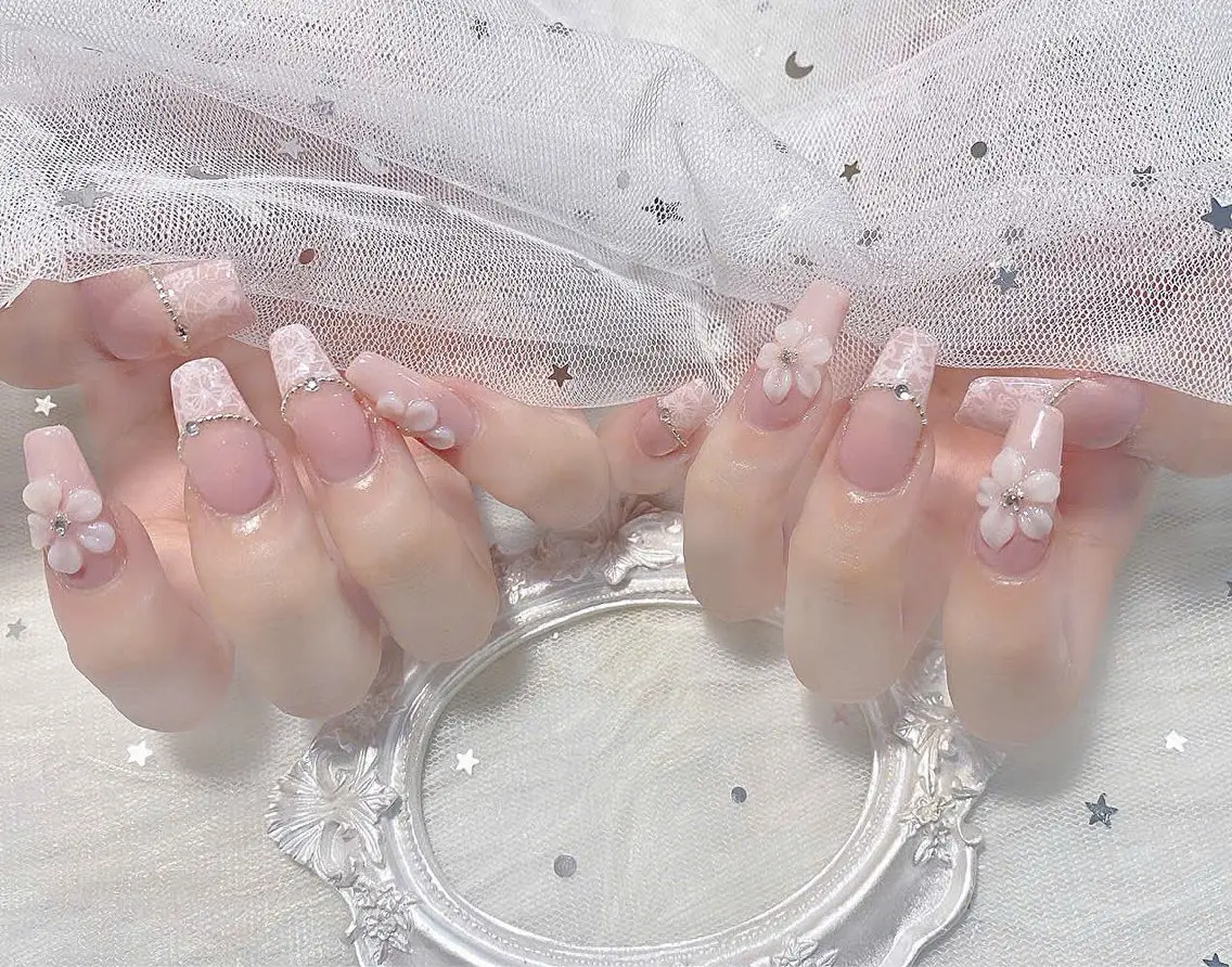 ネイル チークネイル ドット 長さ出し フットネイル フレンチネイル ハンドネイル Hana Nail Salonのネイルデザイン