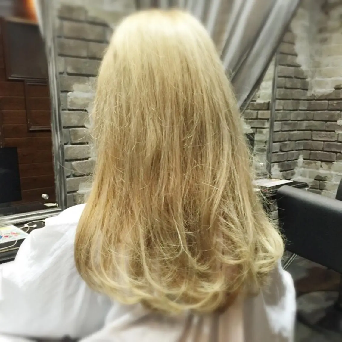 カラー ハイトーンカラー ブリーチ特化 梅田本多翔のヘアスタイル